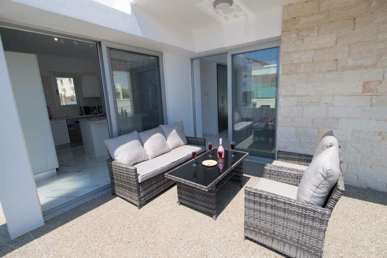Villa Lynn Boutique Beachfront Ayia Napa Exterior photo