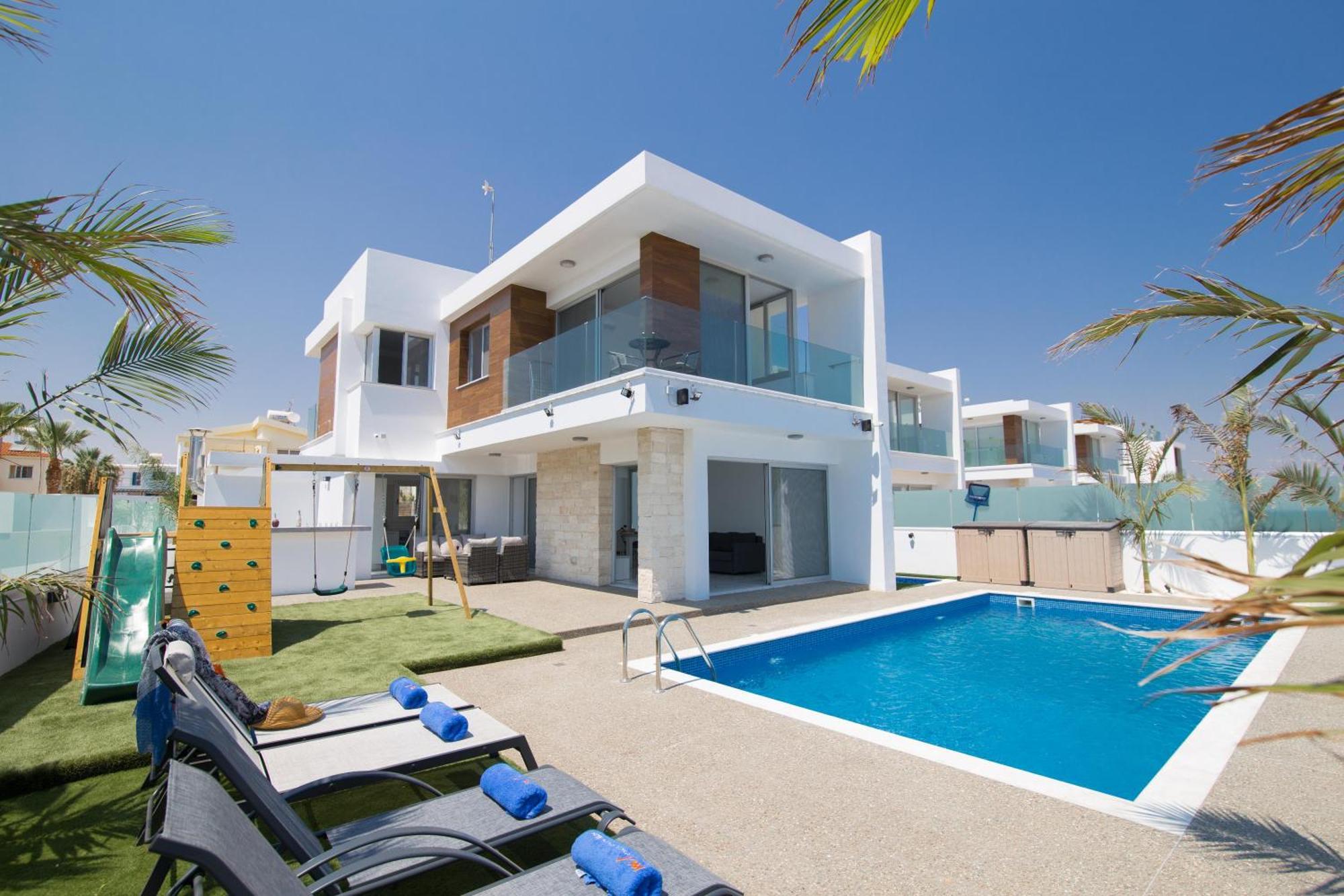 Villa Lynn Boutique Beachfront Ayia Napa Exterior photo