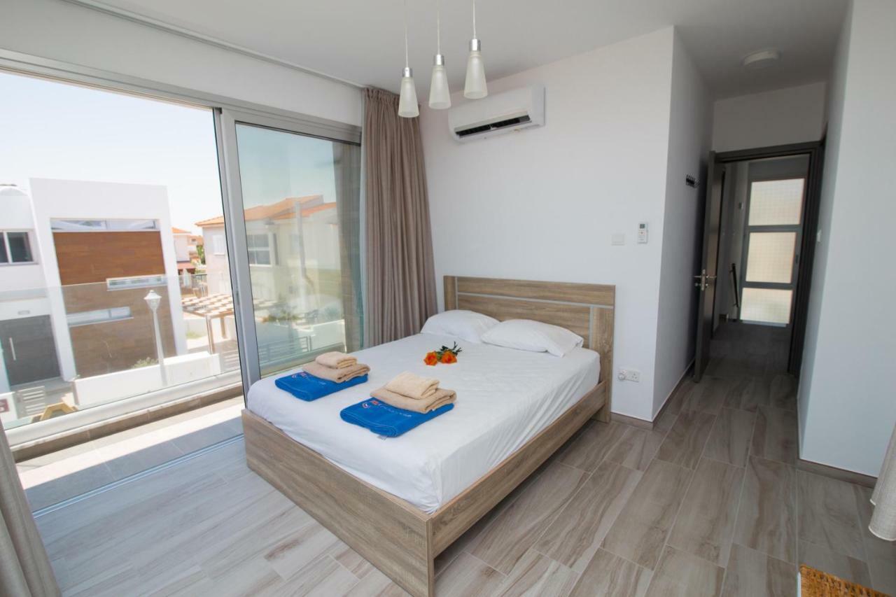 Villa Lynn Boutique Beachfront Ayia Napa Exterior photo