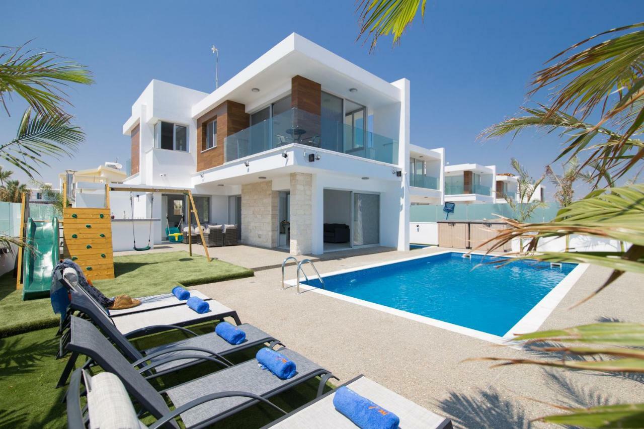 Villa Lynn Boutique Beachfront Ayia Napa Exterior photo